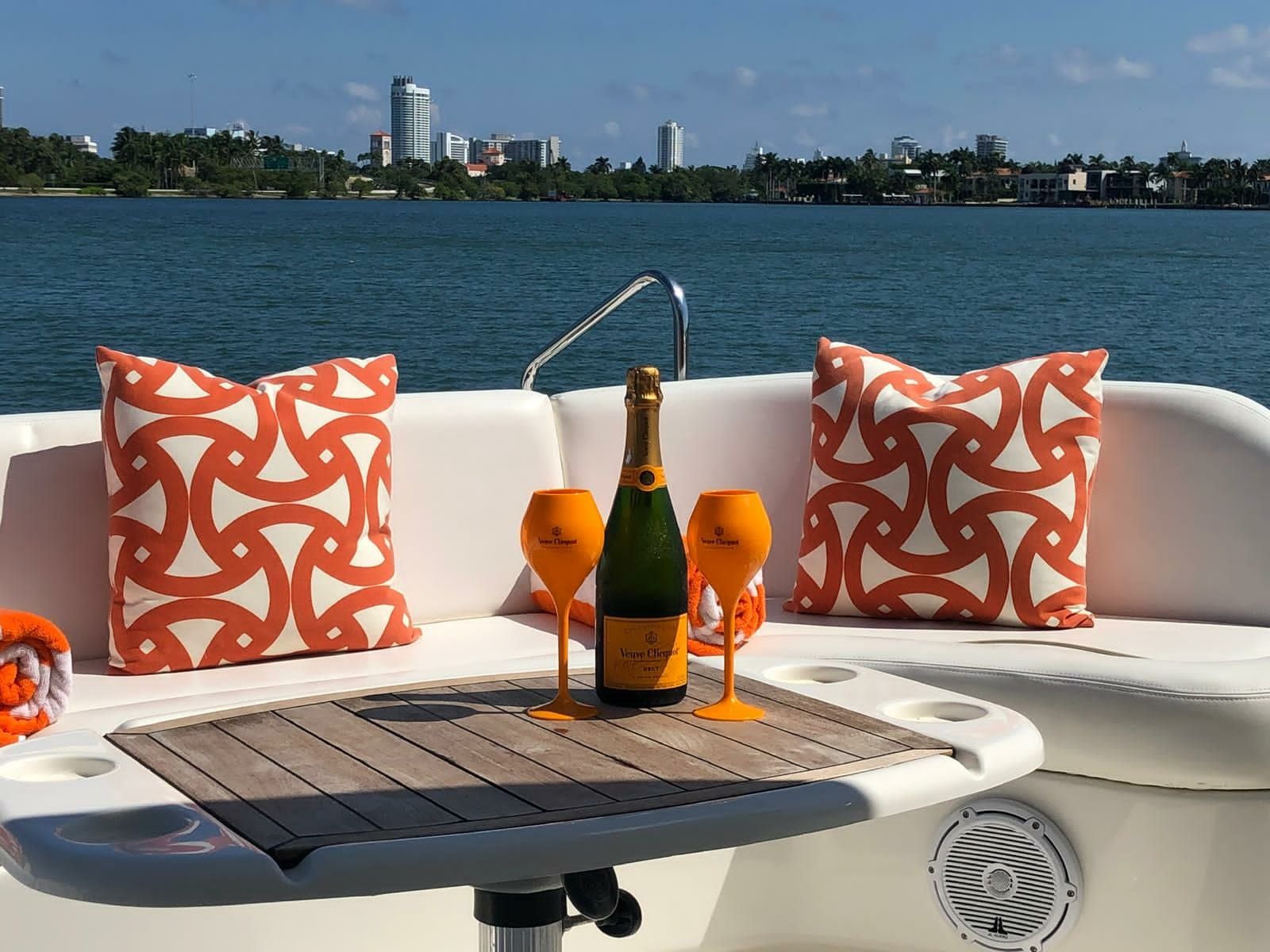 Sea Ray 580 | SeaBarbie