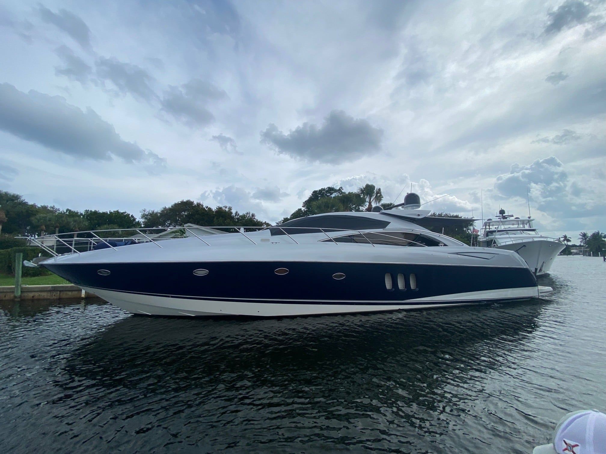 Sunseeker 72 | Lion
