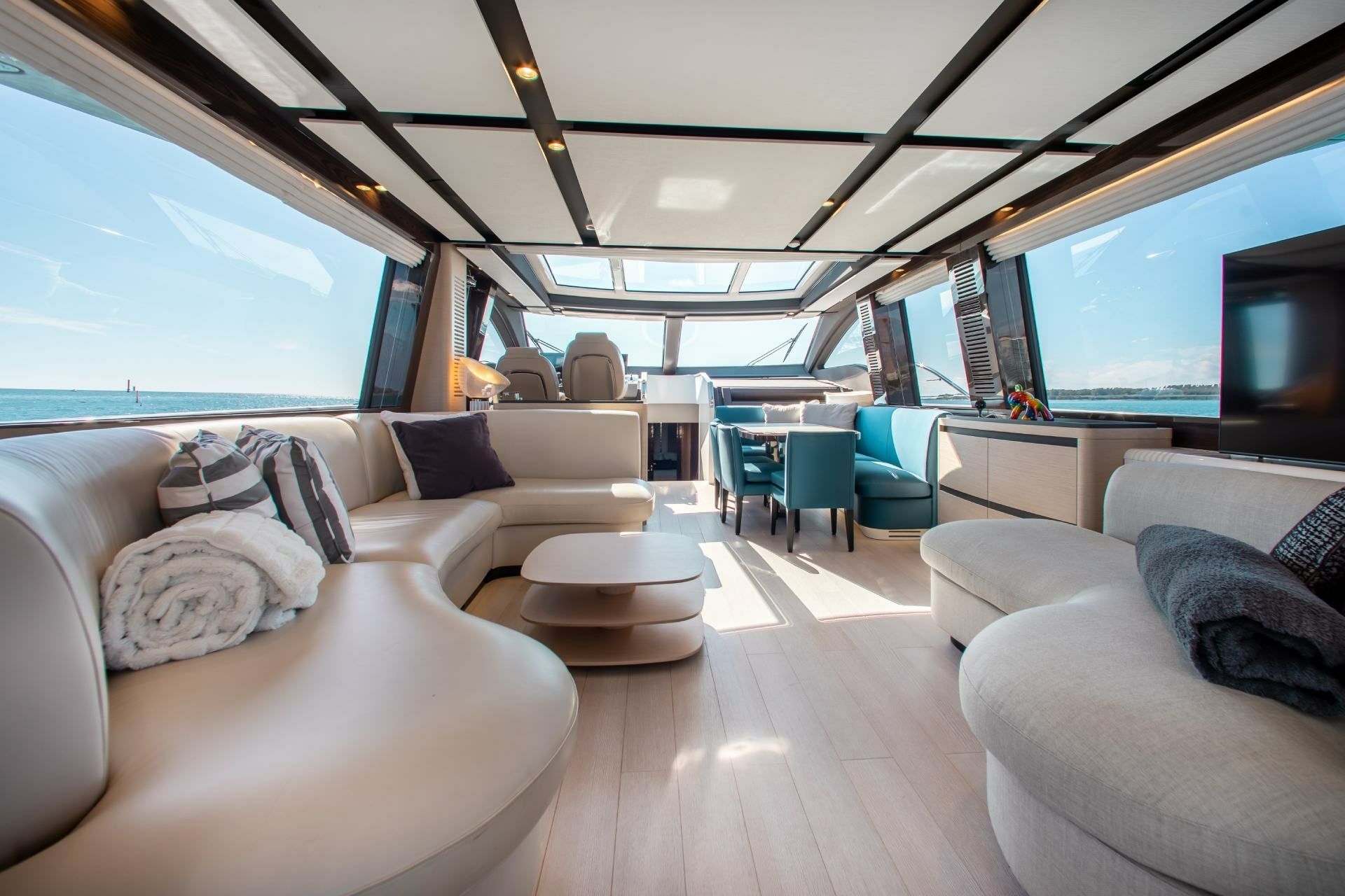 Azimut S8 | Hideout