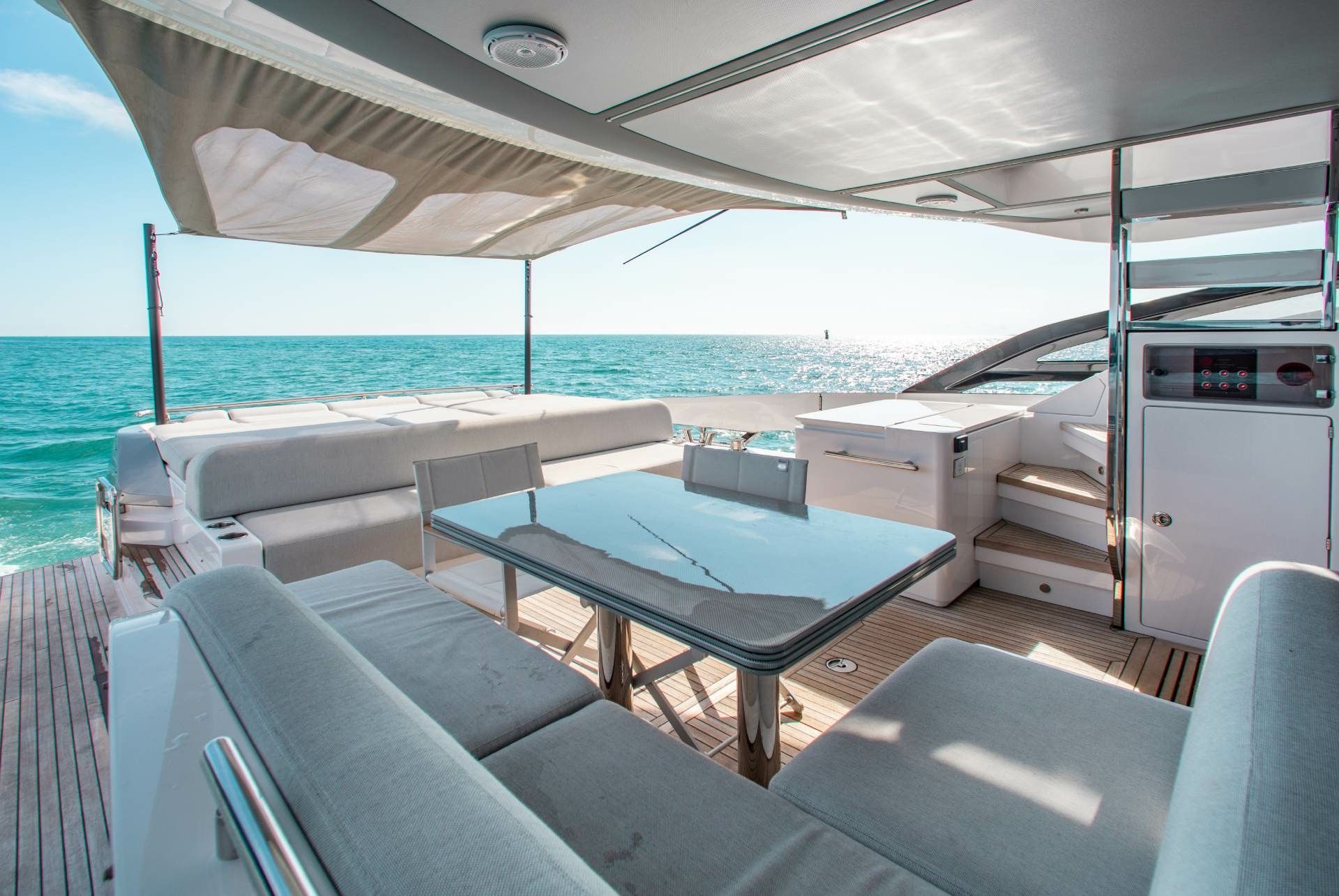 Azimut S8 | Hideout
