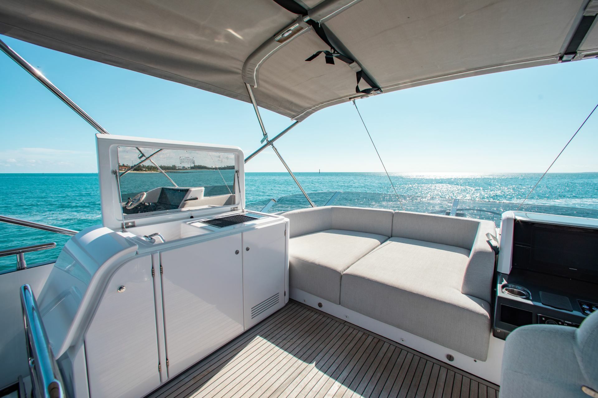 Azimut S8 | Hideout