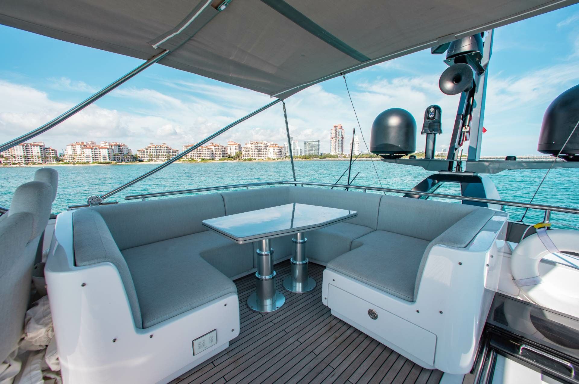 Azimut S8 | Hideout