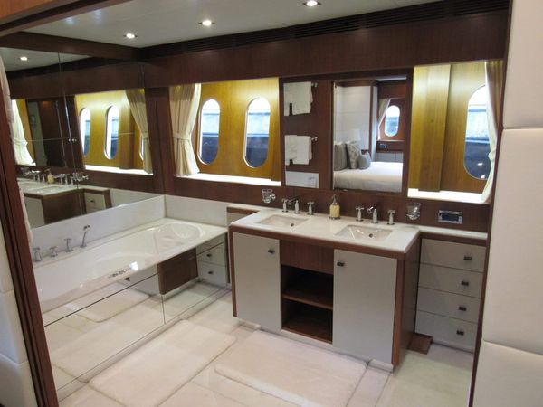 Leopard 105 | Carpe Diem