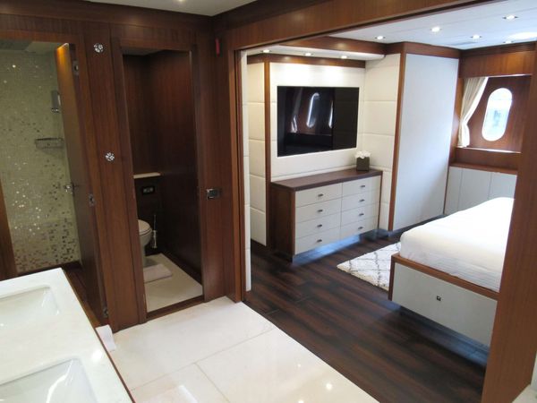 Leopard 105 | Carpe Diem