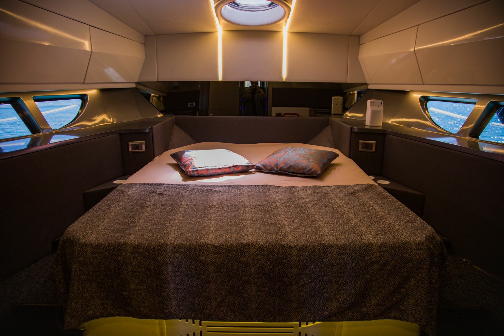 Custom Built 57 | Khaleesi Deluxe