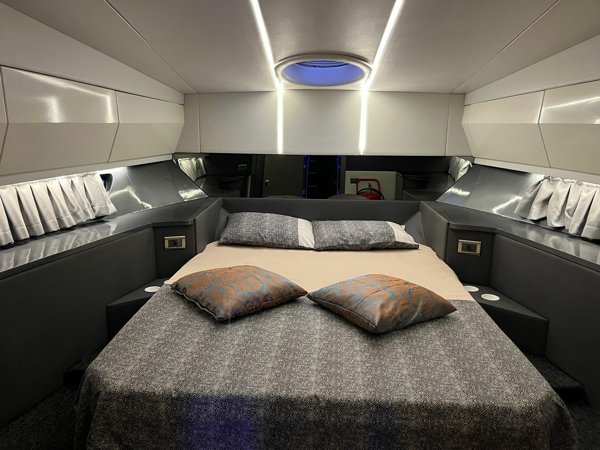 Custom Built 57 | Khaleesi Deluxe