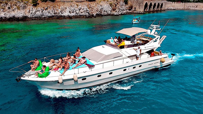 Ferretti 620 | Sea Star Kaan