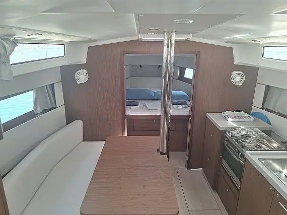 Beneteau Oceanis 38.1 | Pura Vida