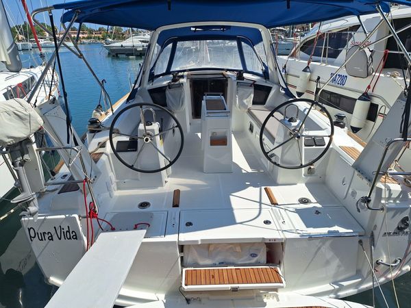Beneteau Oceanis 38.1 | Pura Vida
