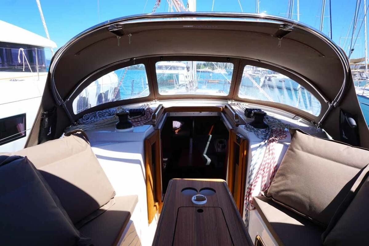 Bavaria Cruiser 34 | Yanna