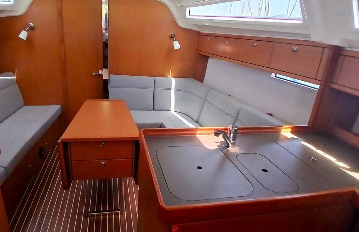 Bavaria Cruiser 37 | Xenia
