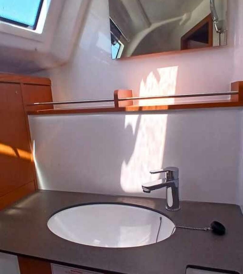 Bavaria Cruiser 37 | Xenia