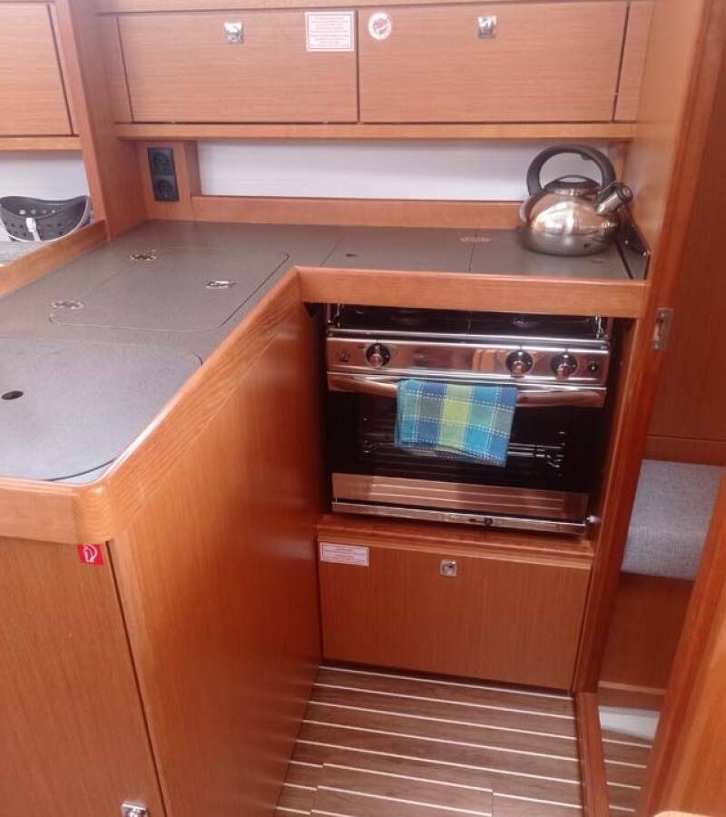 Bavaria Cruiser 34 | Licence To Chill