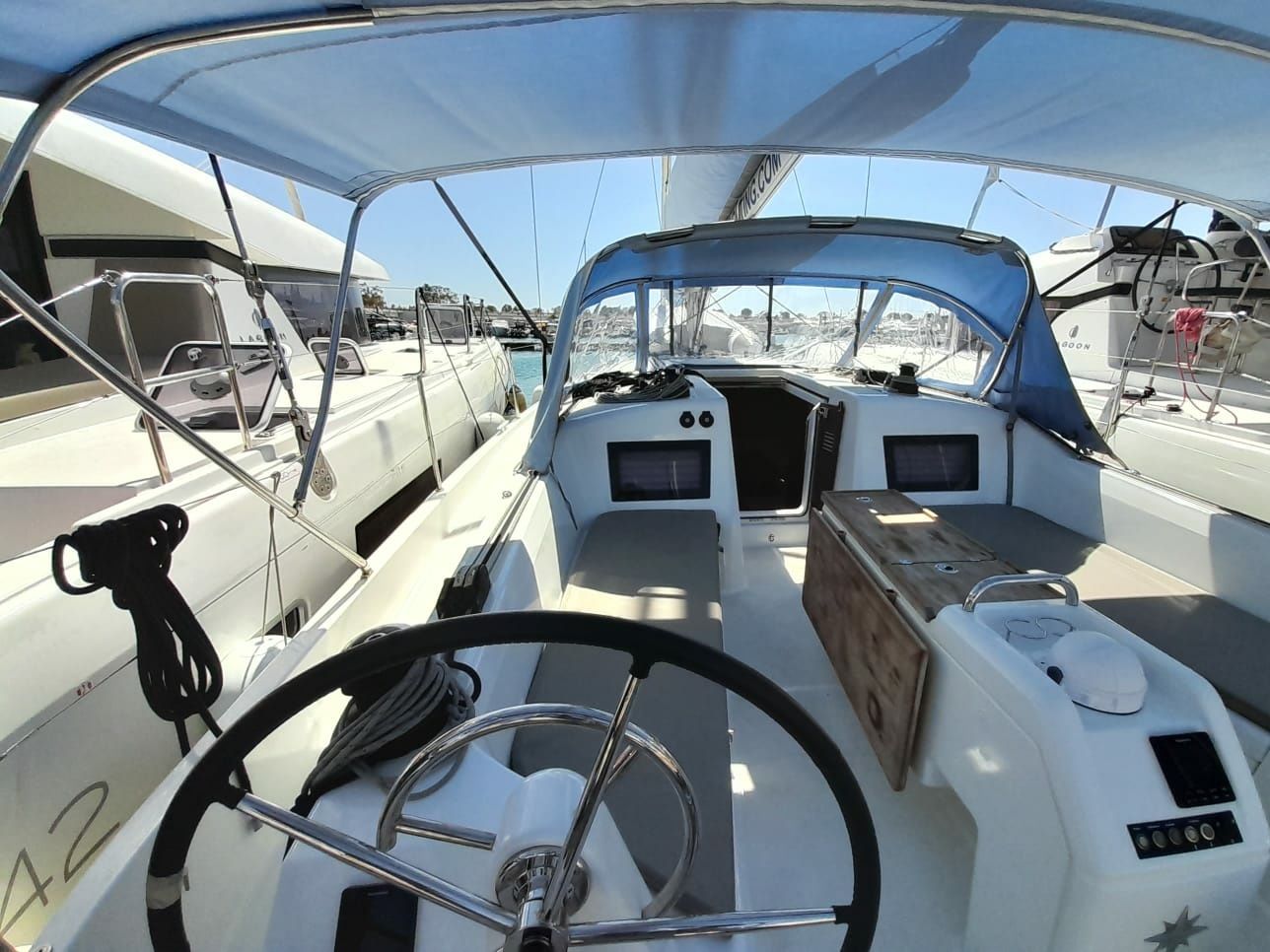 Jeanneau Sun Odyssey 410 | Hygge