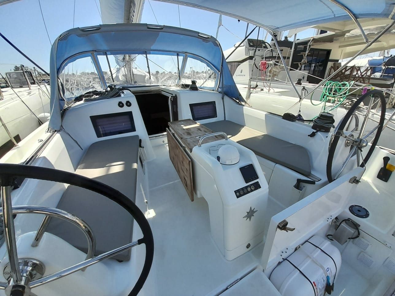 Jeanneau Sun Odyssey 410 | Hygge