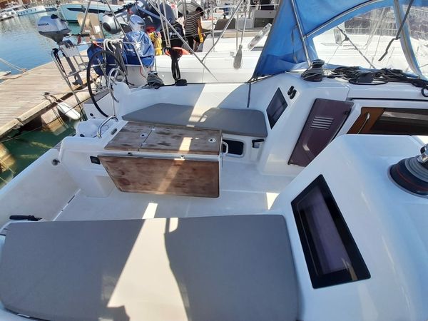 Jeanneau Sun Odyssey 410 | Hygge