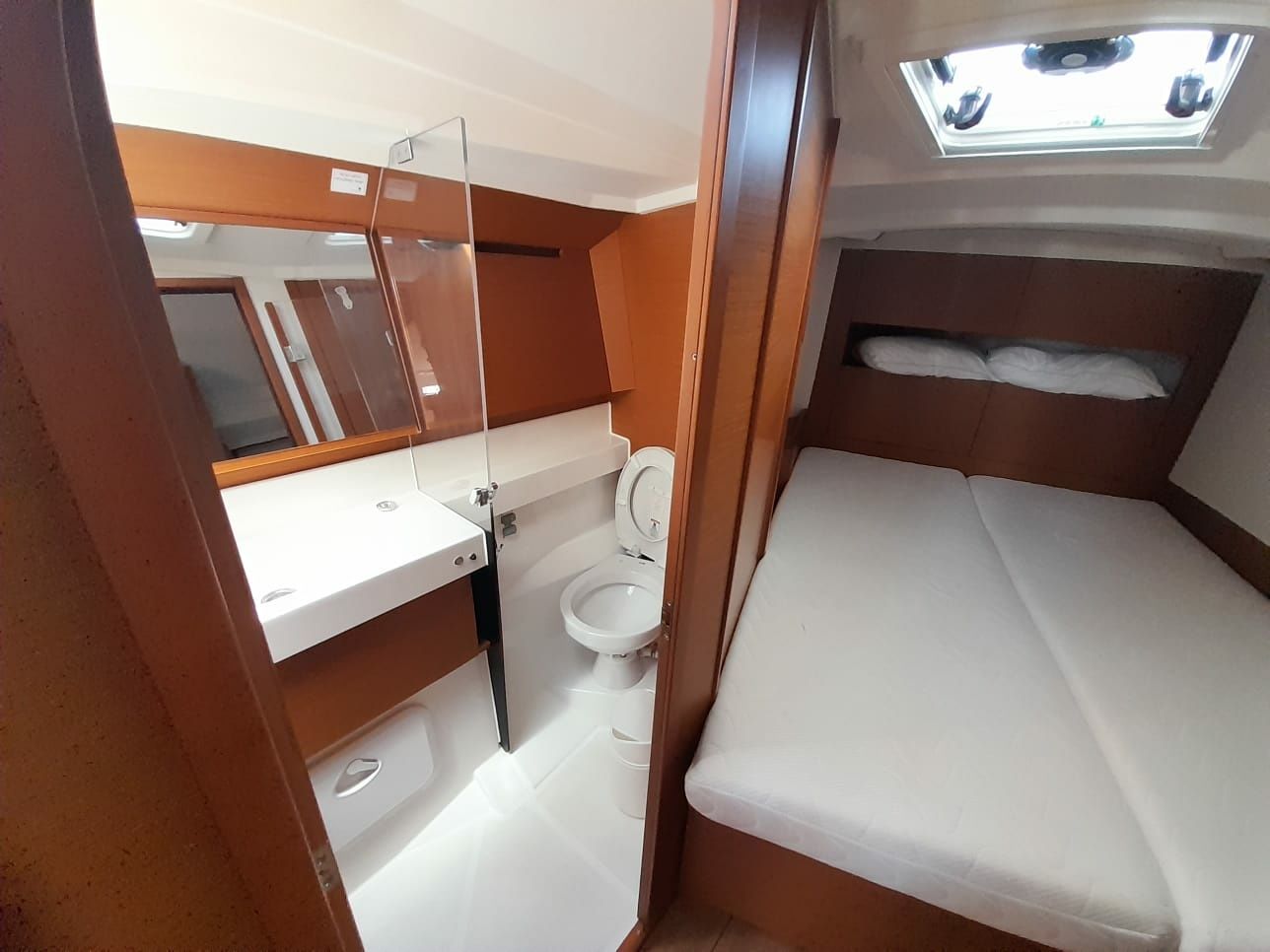 Jeanneau Sun Odyssey 410 | Hygge