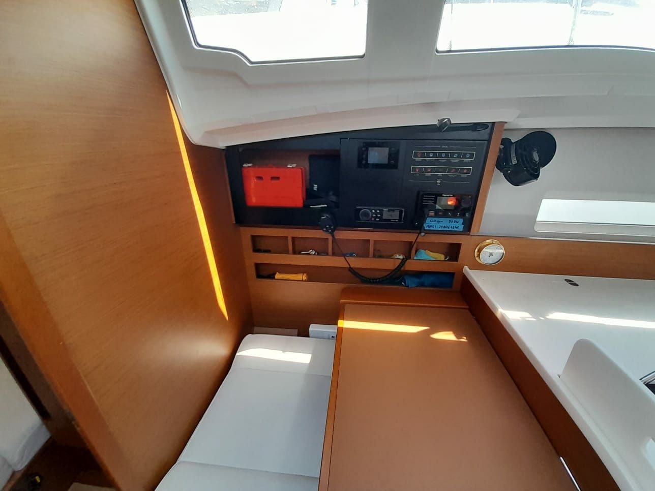 Jeanneau Sun Odyssey 410 | Hygge