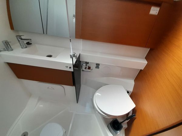 Jeanneau Sun Odyssey 410 | Hygge