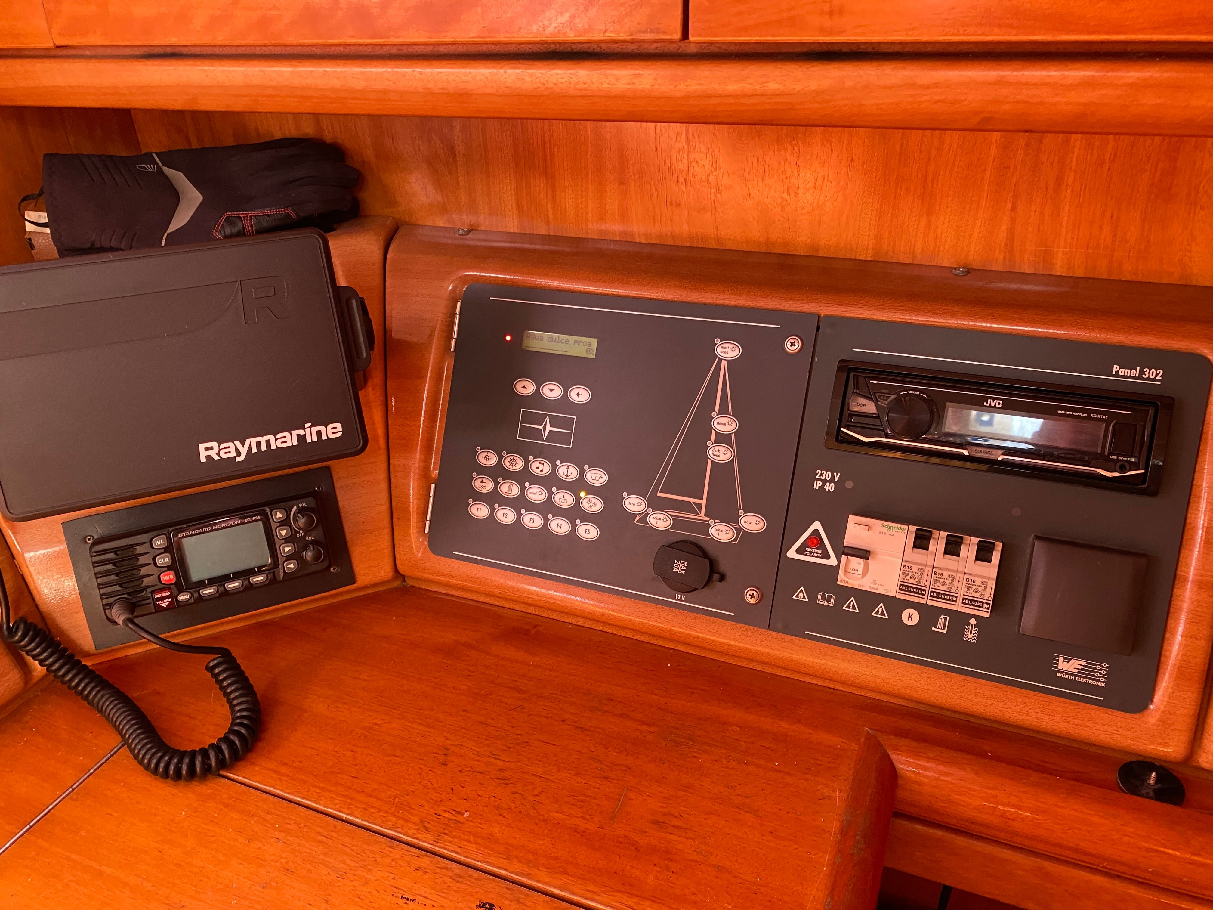 Bavaria 46 | Azimut 36