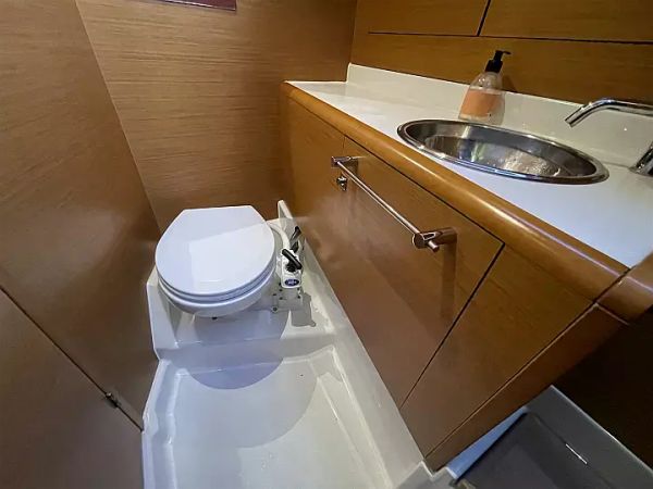 Jeanneau Sun Odyssey 439 | Petrine 2