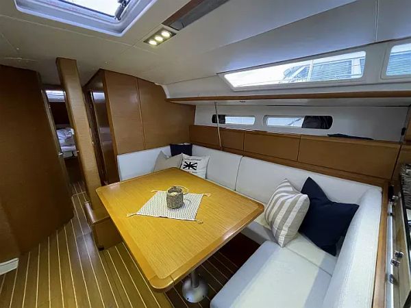 Jeanneau Sun Odyssey 439 | Petrine 2