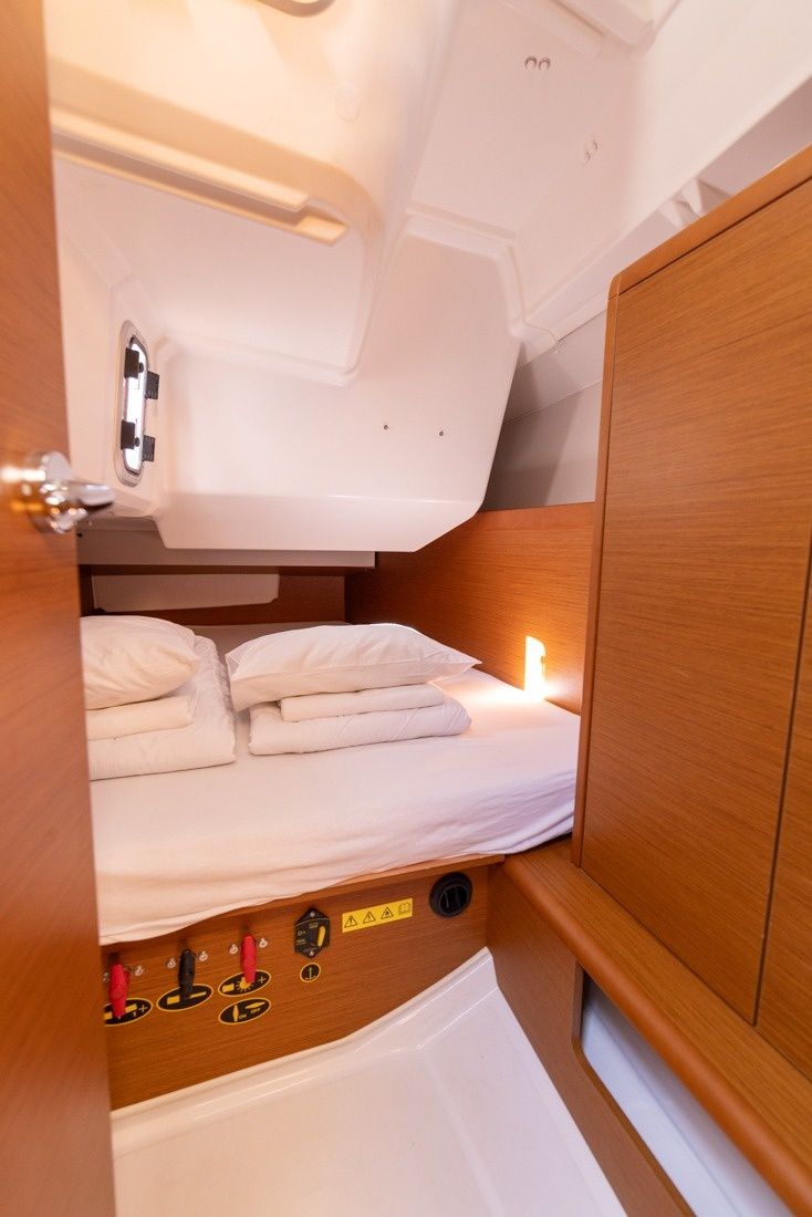 Jeanneau Sun Odyssey 349 | Zatara