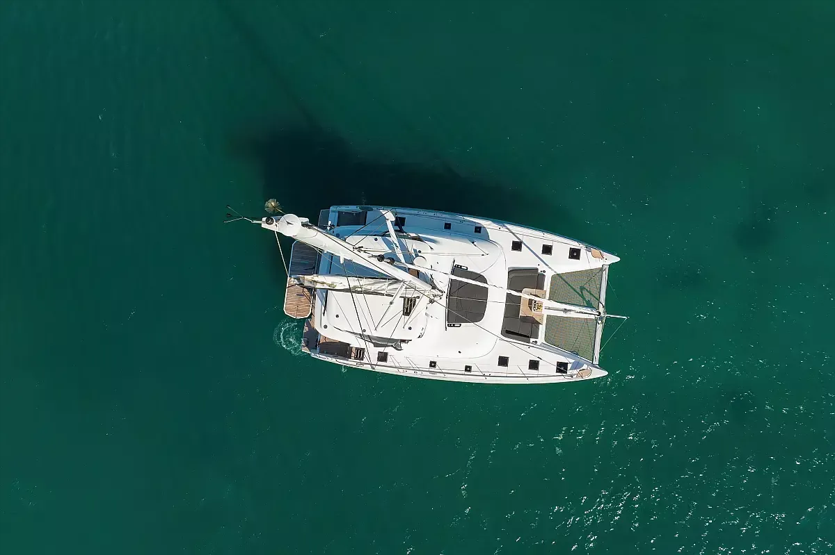 Lagoon 55 | Champagne Please