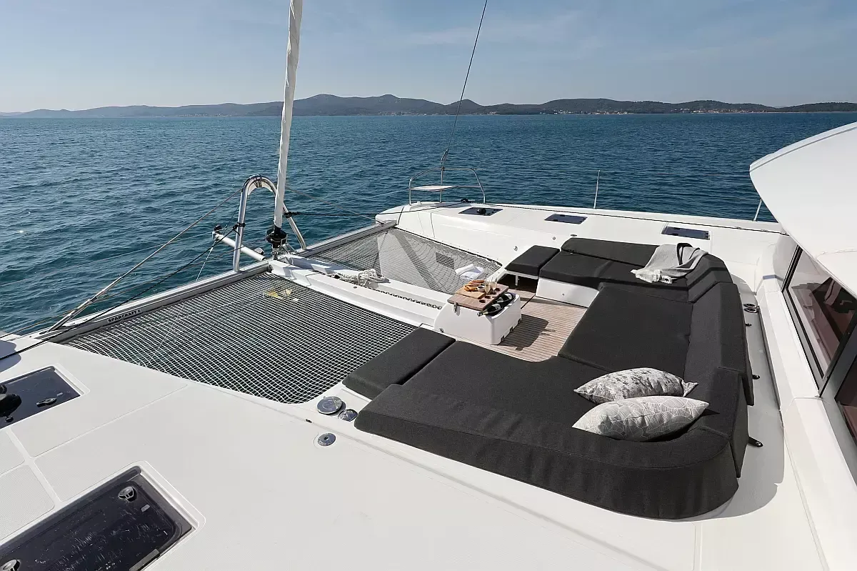 Lagoon 55 | Champagne Please