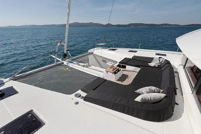 Lagoon 55 | Champagne Please