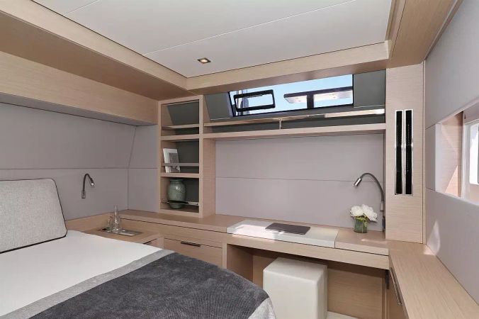 Lagoon 55 | Champagne Please