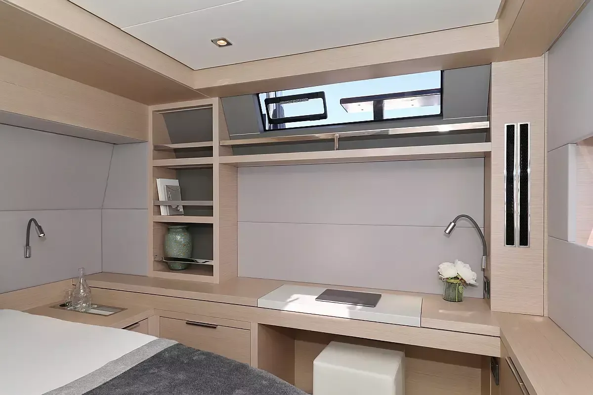 Lagoon 55 | Champagne Please