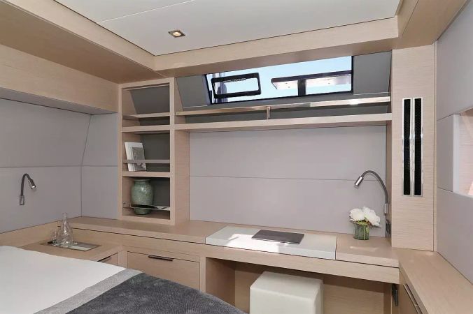 Lagoon 55 | Champagne Please