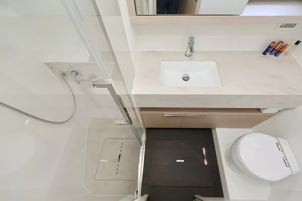 Lagoon 55 | Champagne Please