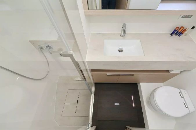 Lagoon 55 | Champagne Please