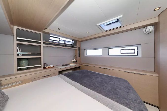 Lagoon 55 | Champagne Please