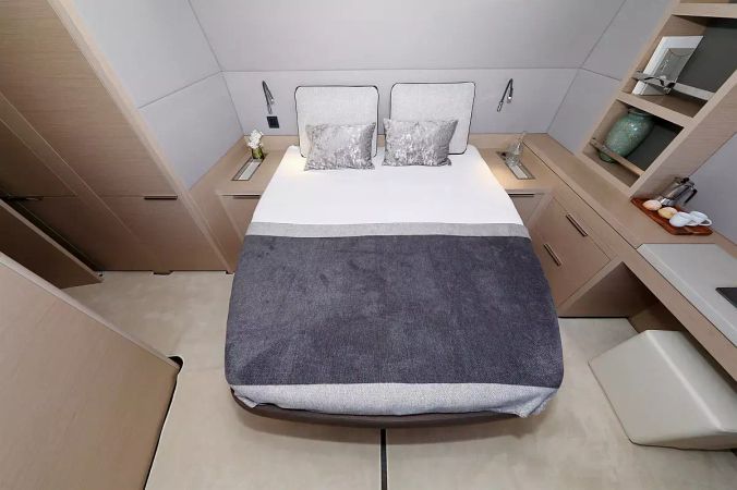 Lagoon 55 | Champagne Please