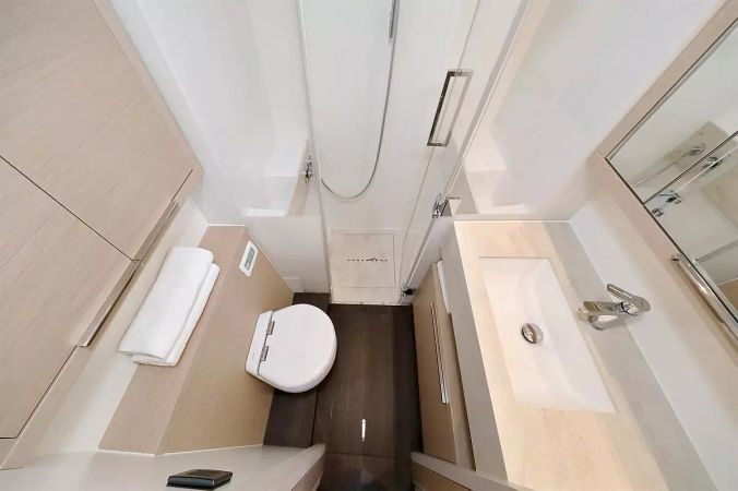 Lagoon 55 | Champagne Please