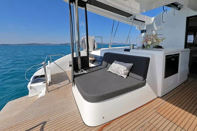 Lagoon 55 | Champagne Please