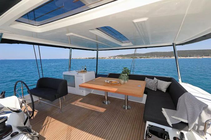 Lagoon 55 | Champagne Please