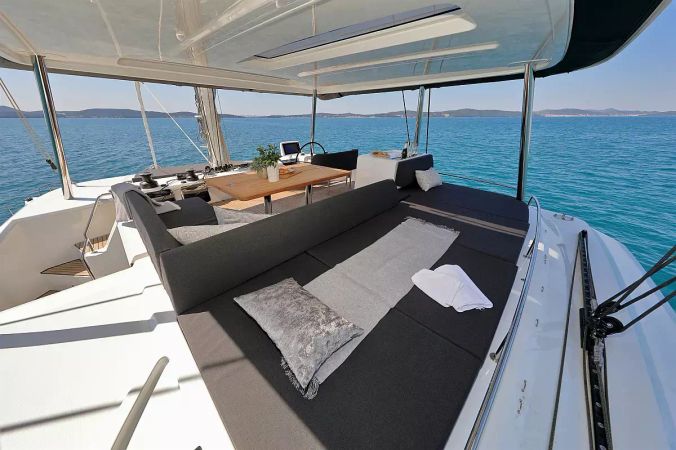 Lagoon 55 | Champagne Please