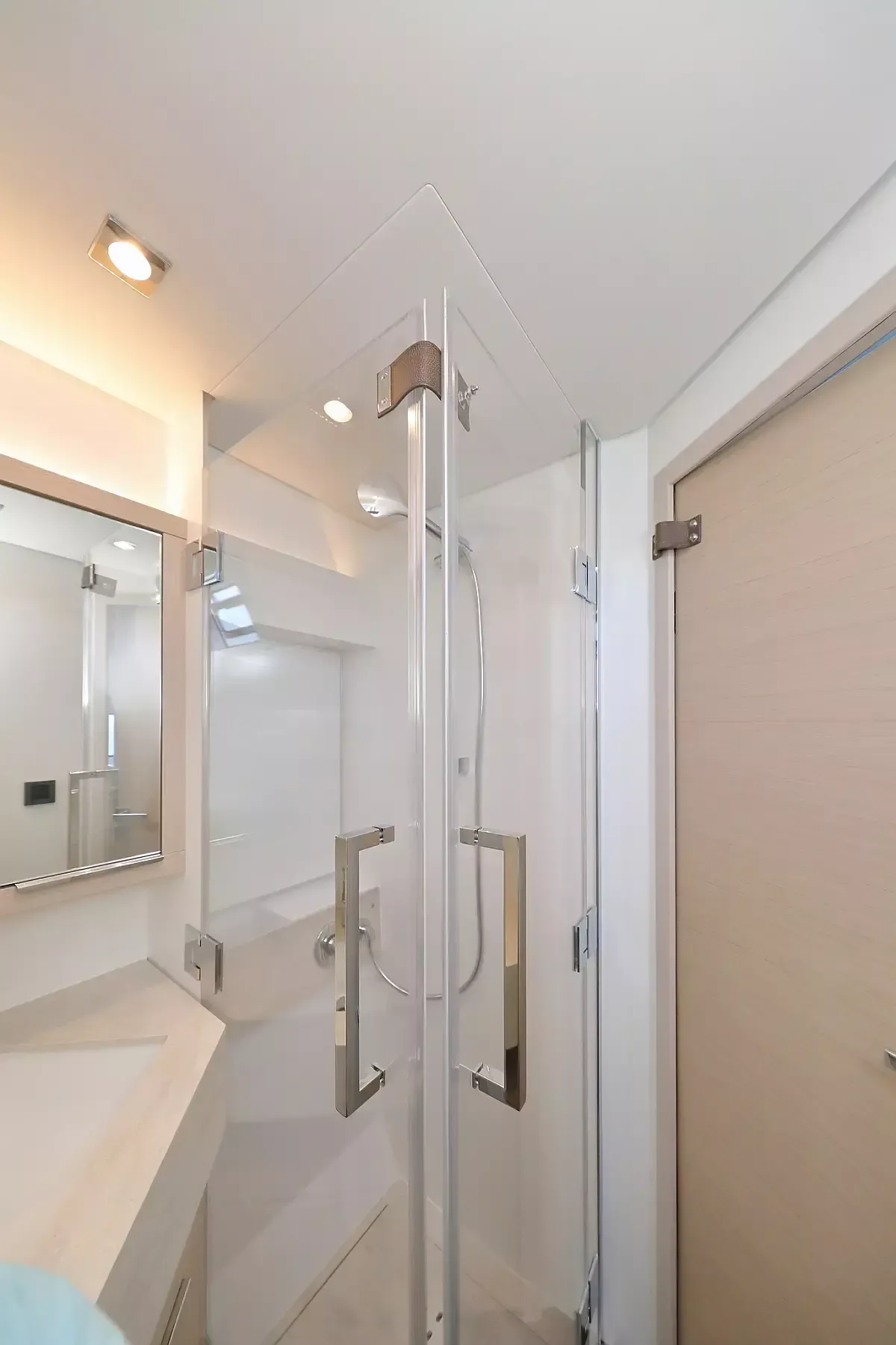 Lagoon 55 | Champagne Please