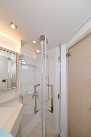 Lagoon 55 | Champagne Please