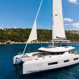 Lagoon 55 | Champagne Please