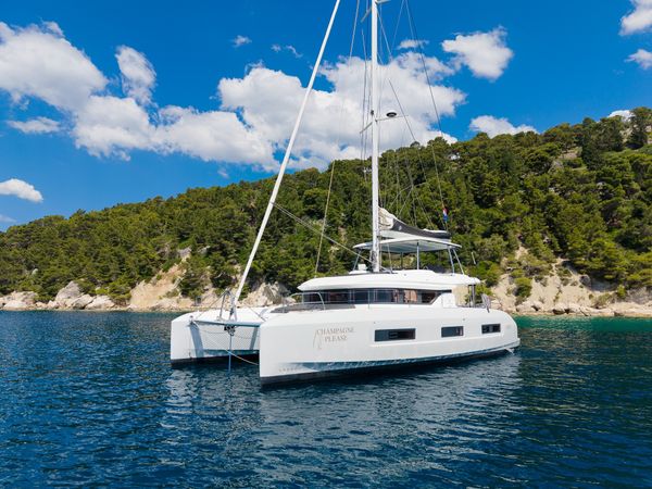 Lagoon 55 | Champagne Please