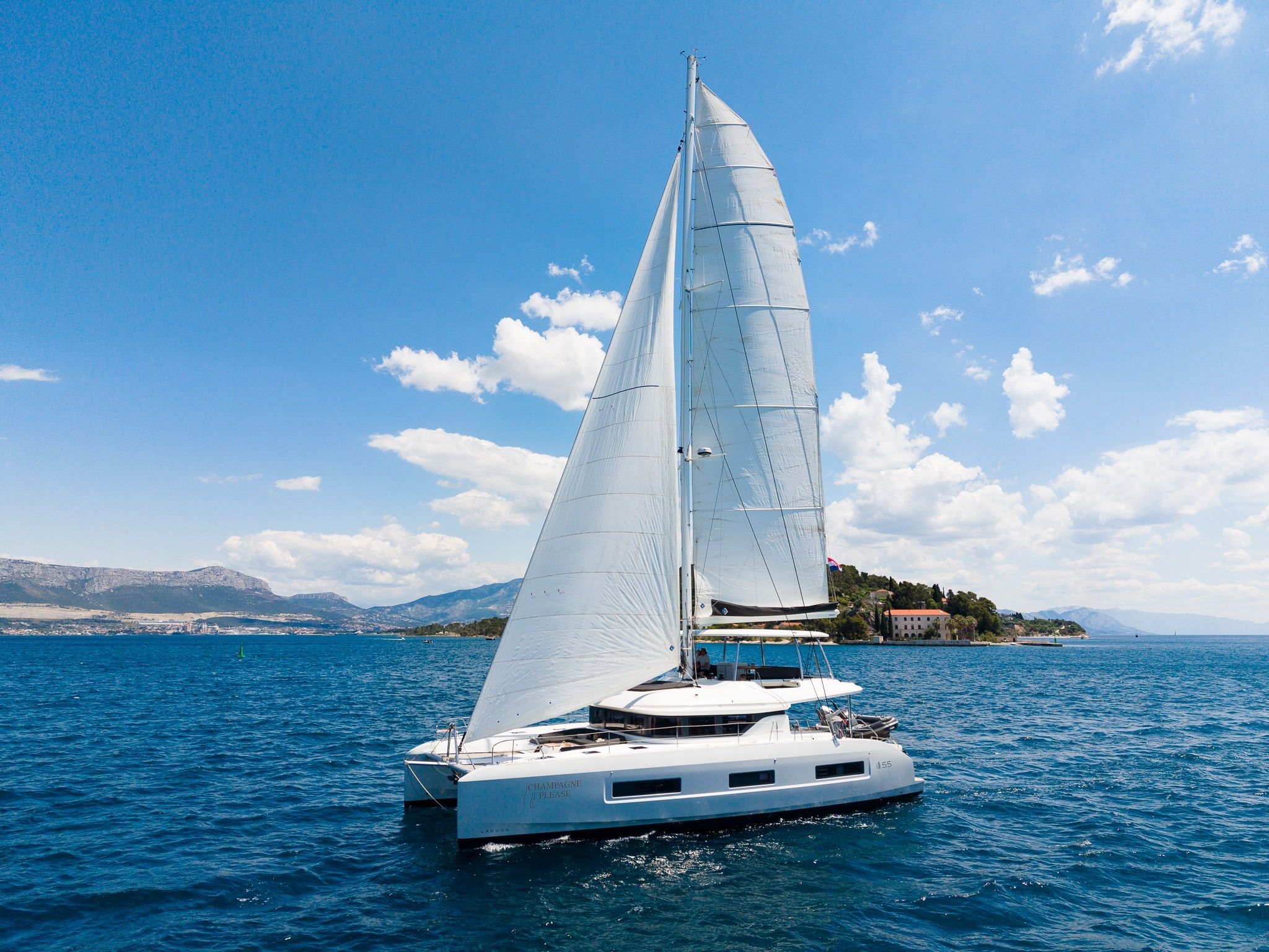 Lagoon 55 | Champagne Please