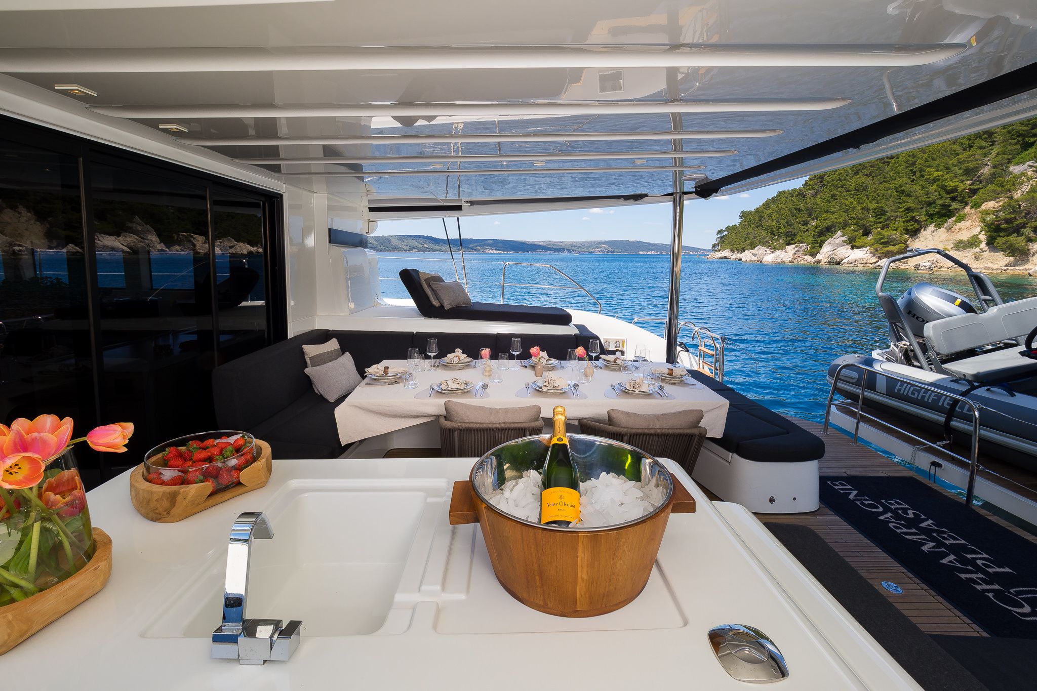 Lagoon 55 | Champagne Please
