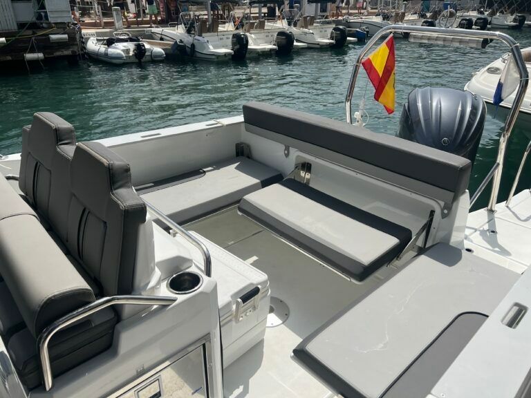 Jeanneau Cap Camarat 7.5 CC | Handfort 2