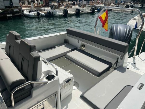 Jeanneau Cap Camarat 7.5 CC | Handfort 2