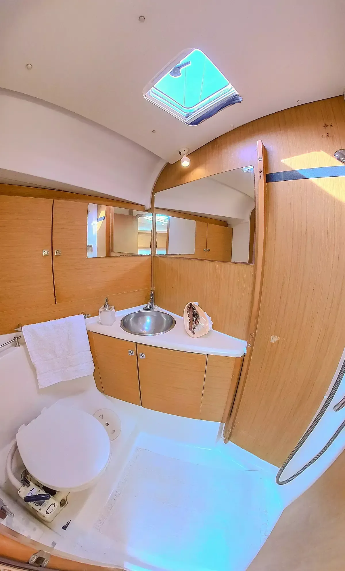 Jeanneau Sun Odyssey 44i | Guji